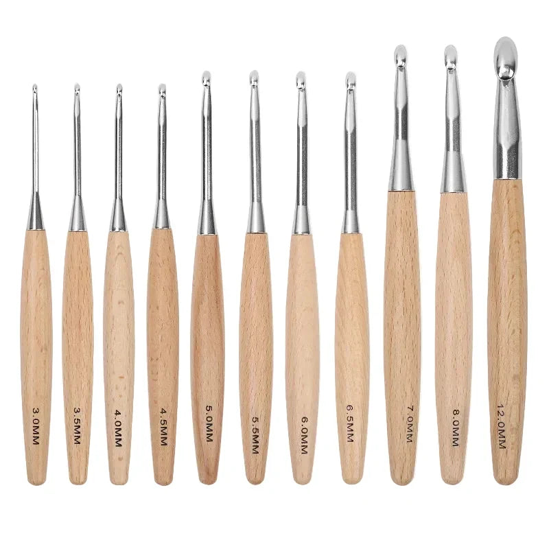 Maschly 13-teiliges Häkelnadel-Set aus Holz – Größen 3 bis 12 mm, polierter Griff